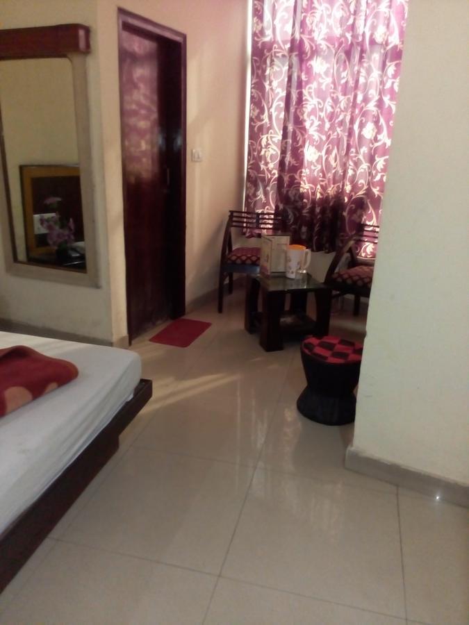 Star International Hotel New Delhi Exterior photo