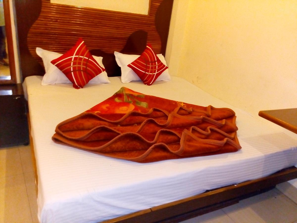 Star International Hotel New Delhi Exterior photo